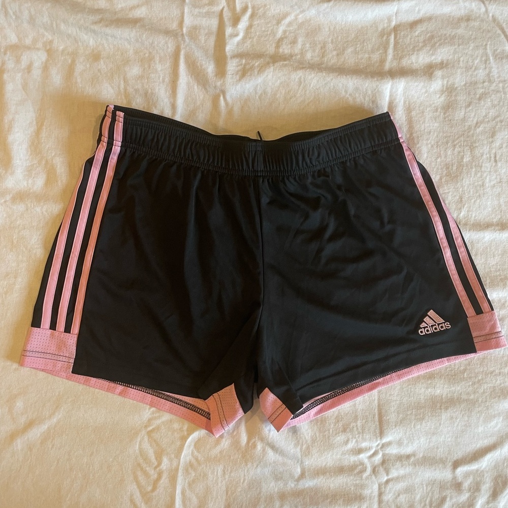 LAST DAY 11/10 🚨 BUNDLE 3 $5 for $10 🚨 Adidas climilite shorts size L